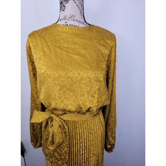 NWOT Flying Tomato Maxi Dress SZ Small Long Sleeves Self Belt Pleated Mustard - Picture 3 of 13